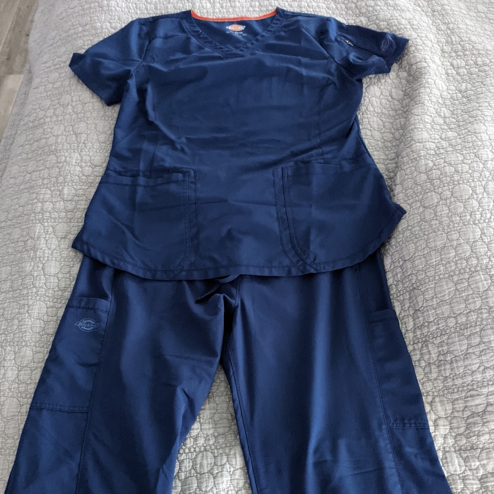 Dickies Medium Tall scrubs